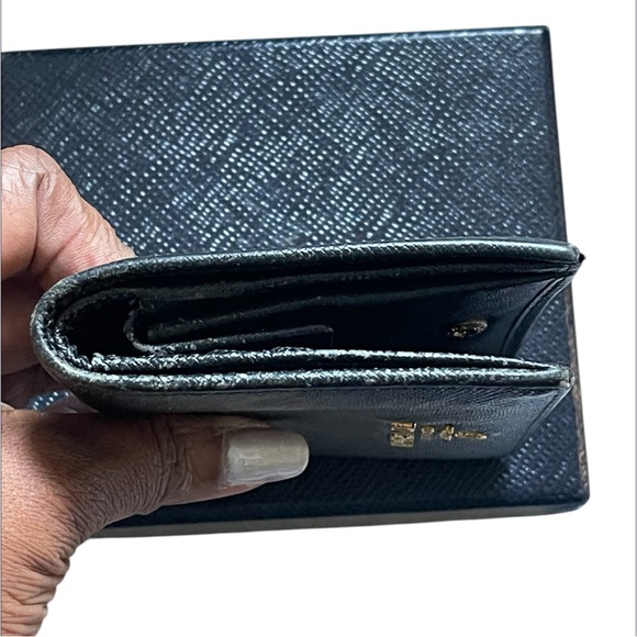 Low start Prada Unisex Wallet with Box and Authentication Card-Preowned - Picture 7 of 8